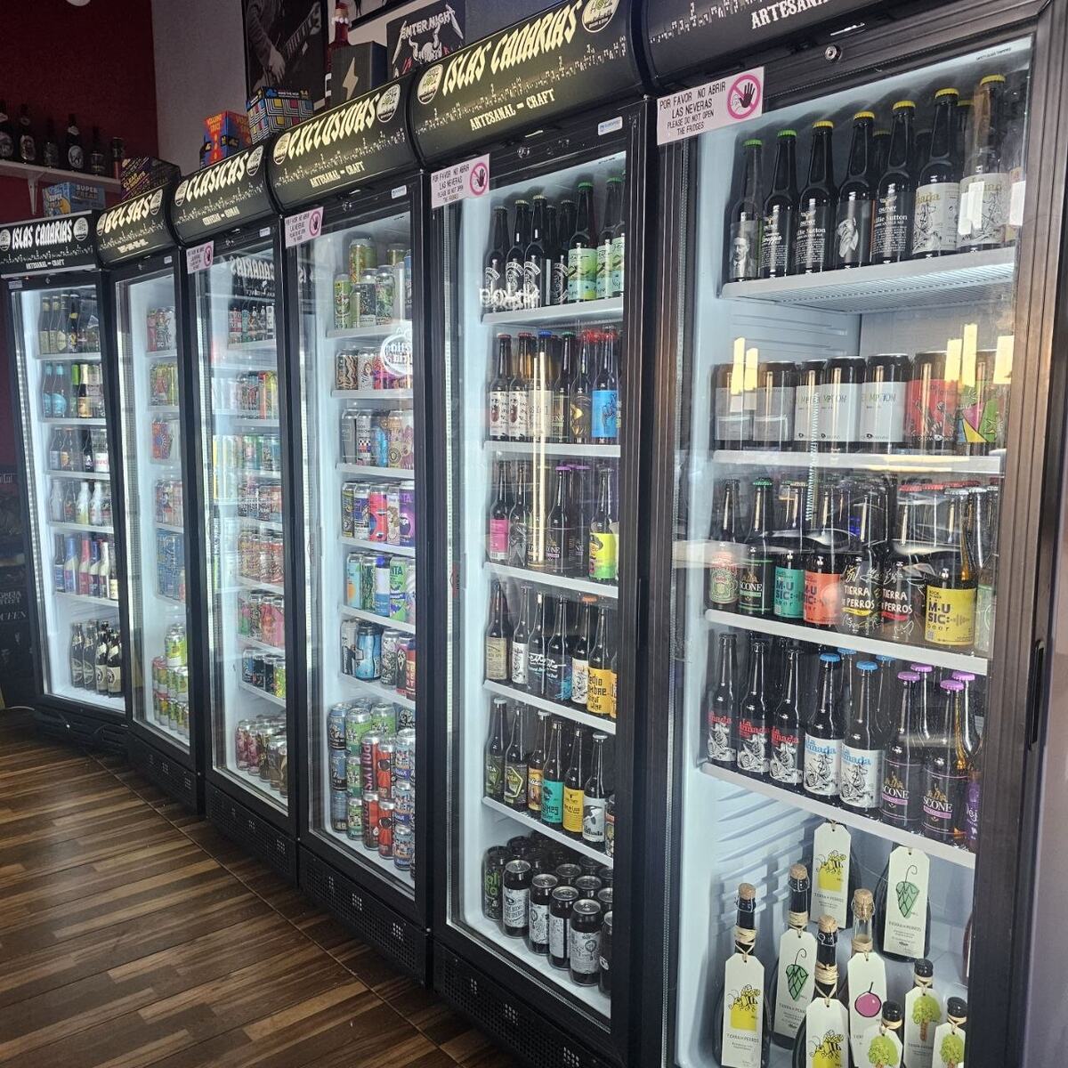 Neveras de cerveza artesanal en Rock N Hopz Tenerife Sur